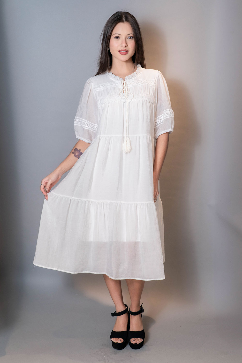 Vestido Midi con Puntilla
