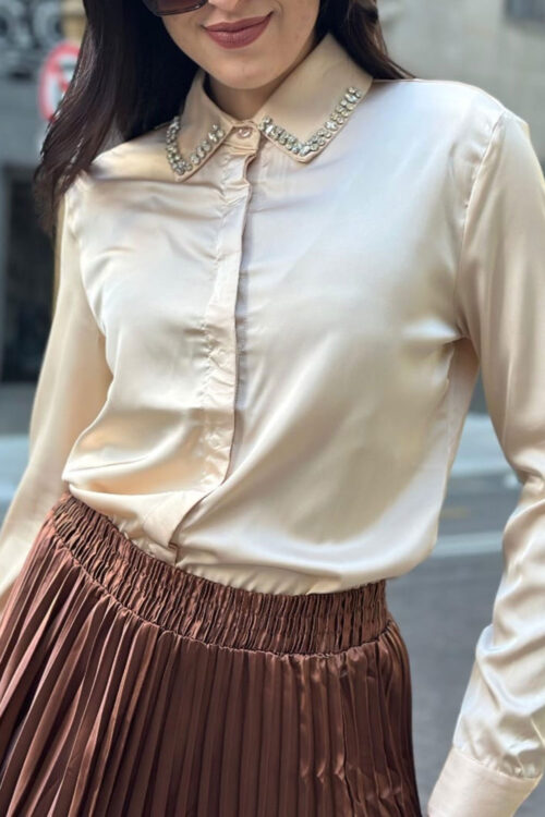 Camisa Raso con Cuello Strass
