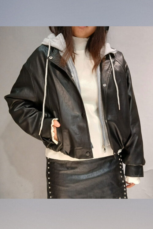 Alternative view of Campera Cuerina Globo con Pierl Adentro