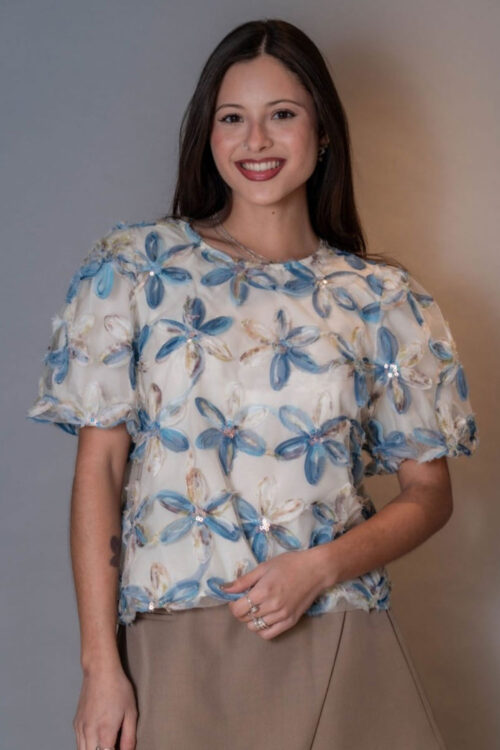 Blusa con Flores 3D