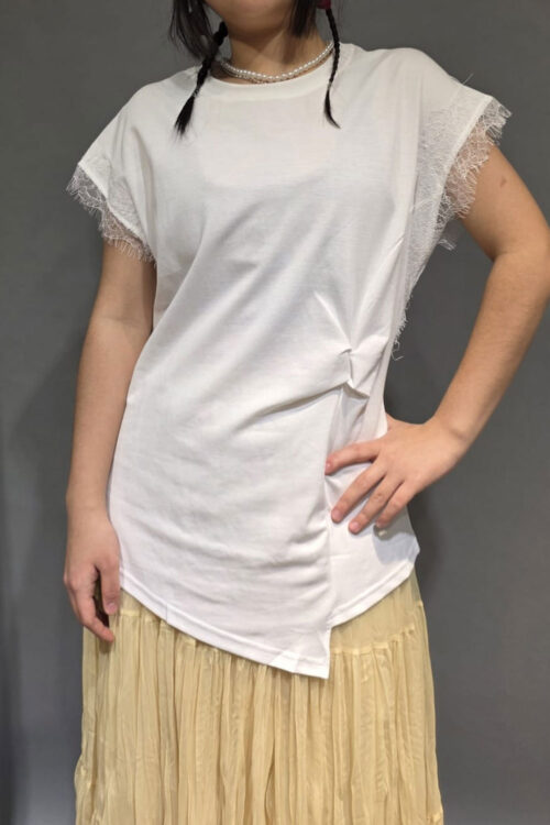 Polera Asimétrica con Encaje