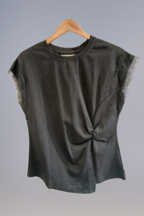 Polera Asimétrica con Encaje - Imagen 3