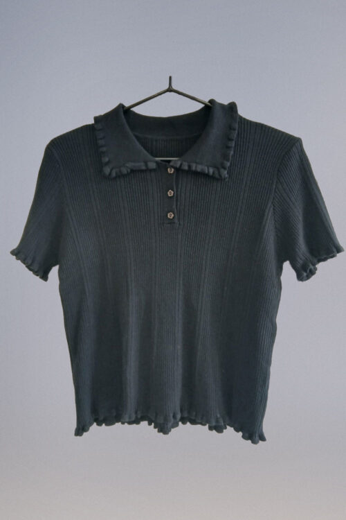 Polera Hilo con Cuello y Detalles Volados - Imagen 4