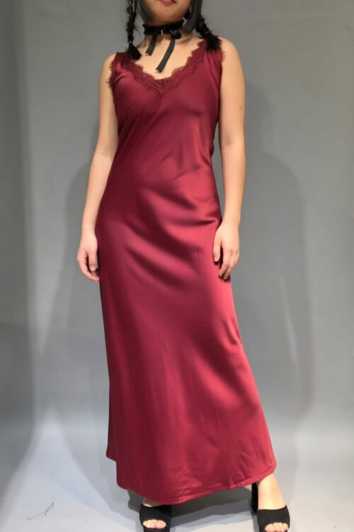 Vestido Satinado con Escote Encaje