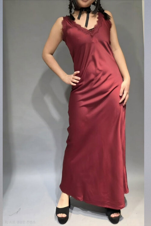 Alternative view of Vestido Satinado con Escote Encaje