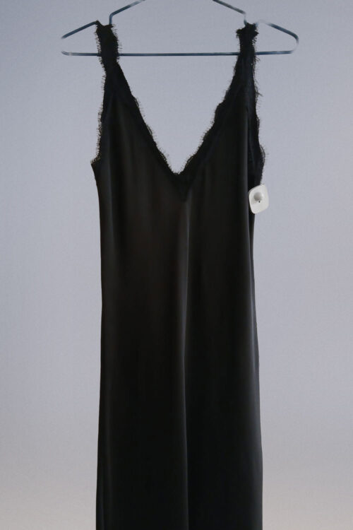 Vestido Satinado con Escote Encaje - Imagen 4