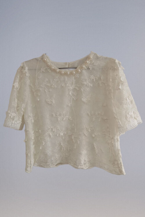 Blusa con Cuello Perlas y Flores 3D - Imagen 5