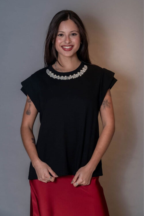 Polera con Cuello Perlas