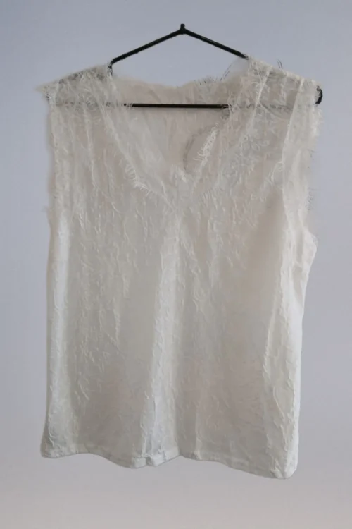 Polera Broderie con pechera Bordada - Imagen 3