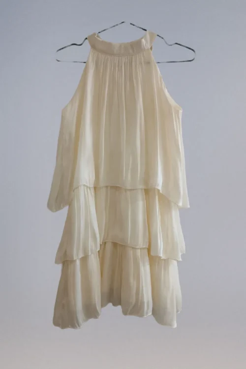 Alternative view of Vestido Capas